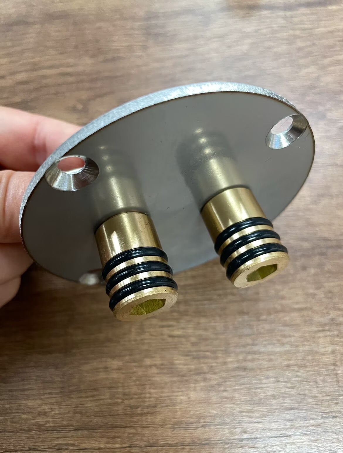 Fixation Rapide Sined Cbox Installation Facile Et Sûre Pour Vos Douches Exterieures En Inox – Image 7