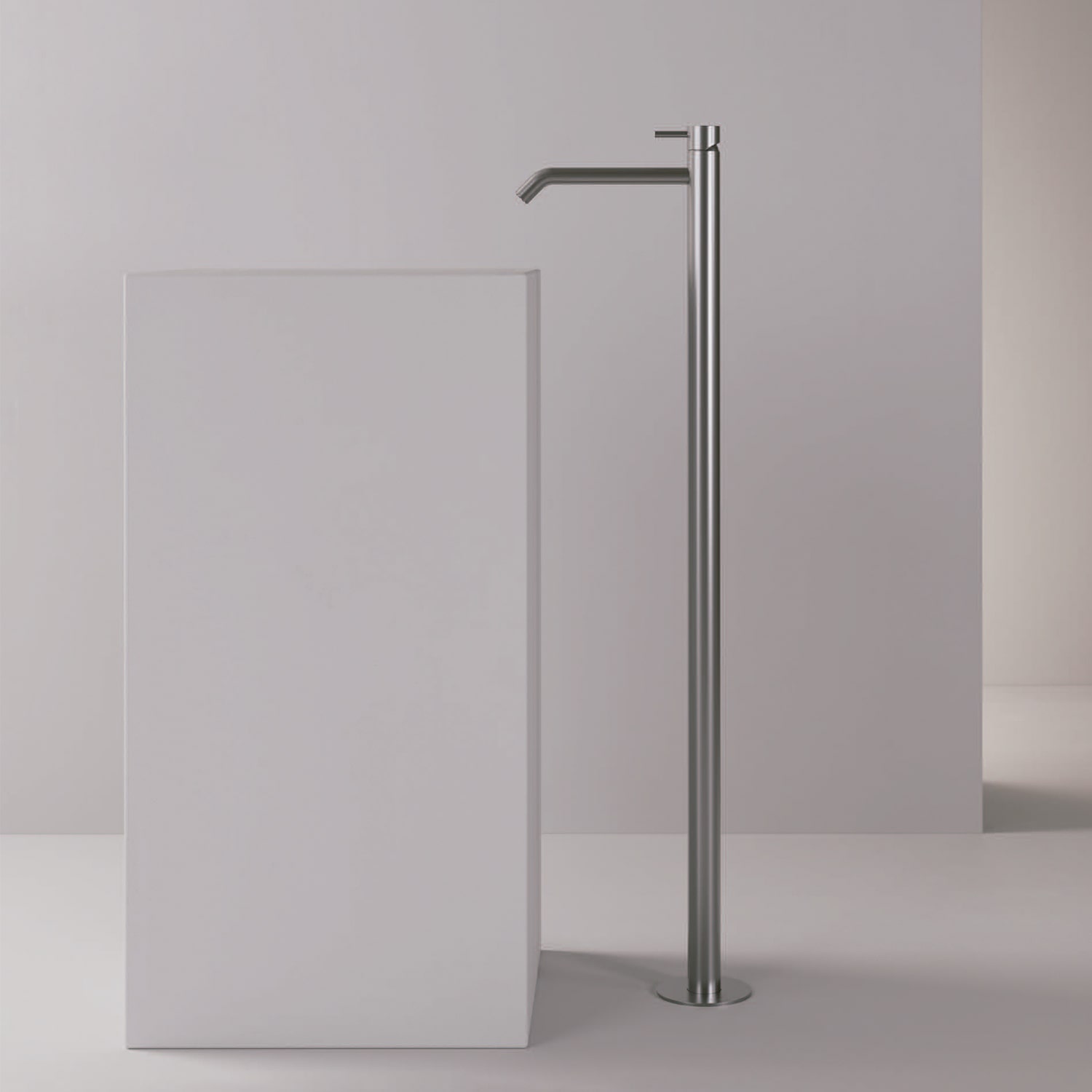 Douche sur pied lavabo et baignoire inox acier inox 316L