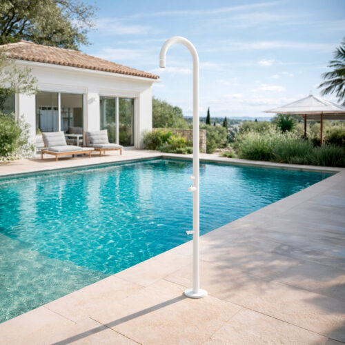 Douche blanche en acier inox 316L resistant a la corrosion durable et fonctionnelle