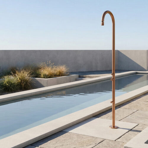Douche en acier inox 316L or rose avec mitigeur integre et pommeau reglable