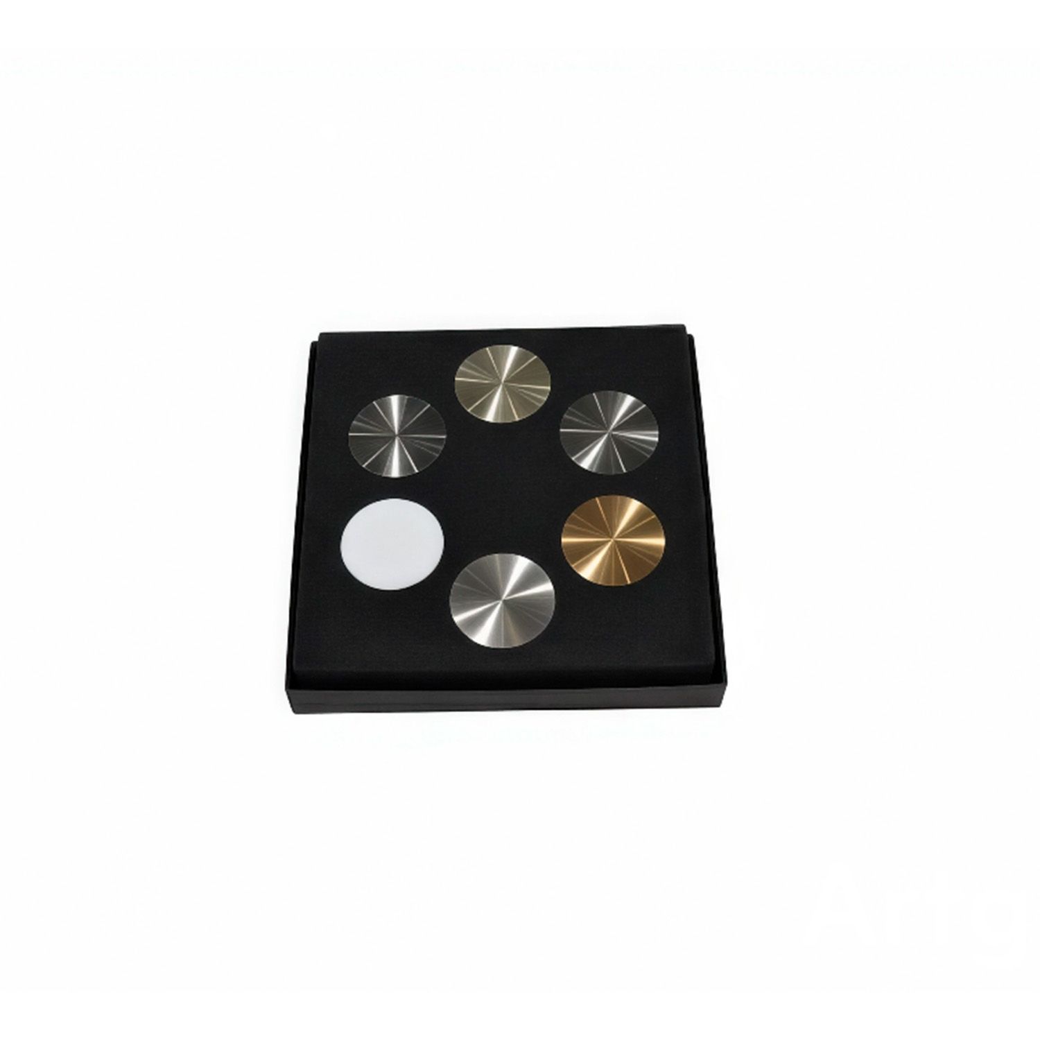 Boîte carree marron en metal avec echantillons ronds PVD graves au laser – Image 2